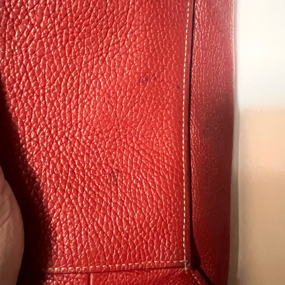 Vintage FURLA Red Pebble Leather. In great condition. Large with silver hardware - Picture 9 of 15